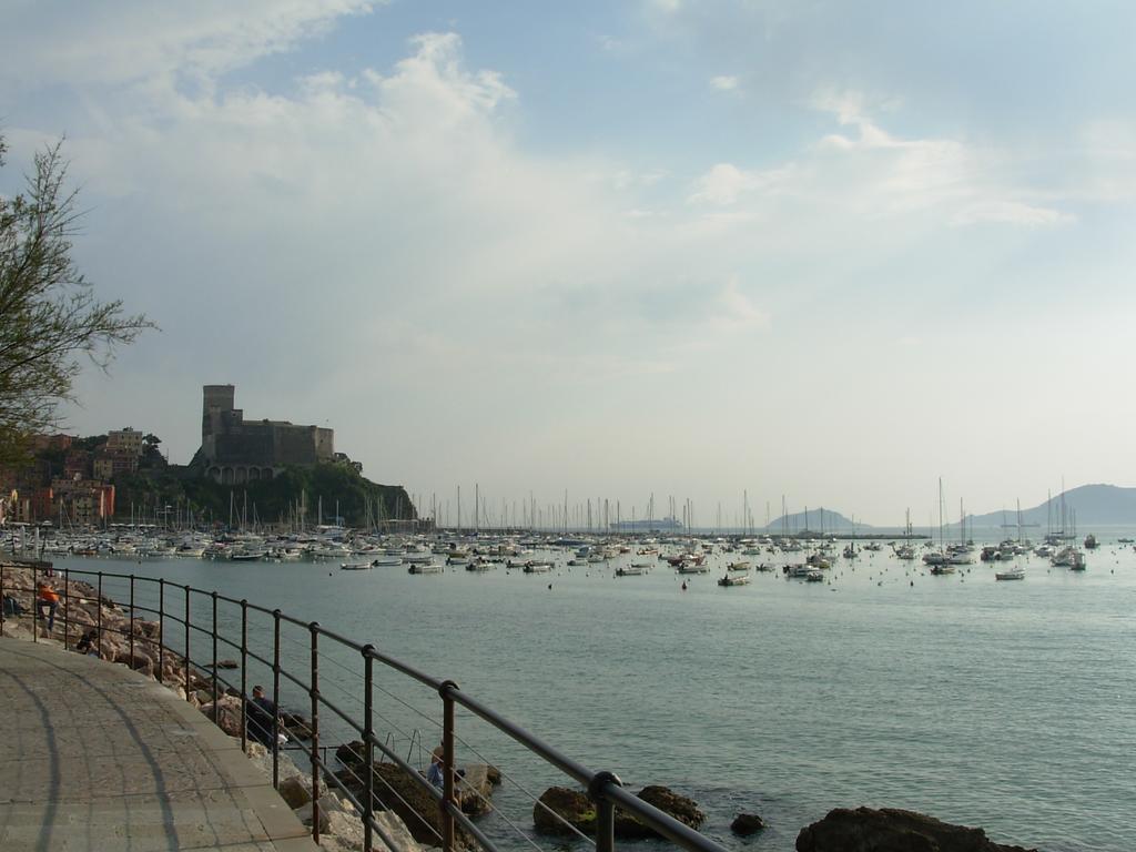 Affittacamere "In Piazzetta Da Vasco" ليريسي المظهر الخارجي الصورة