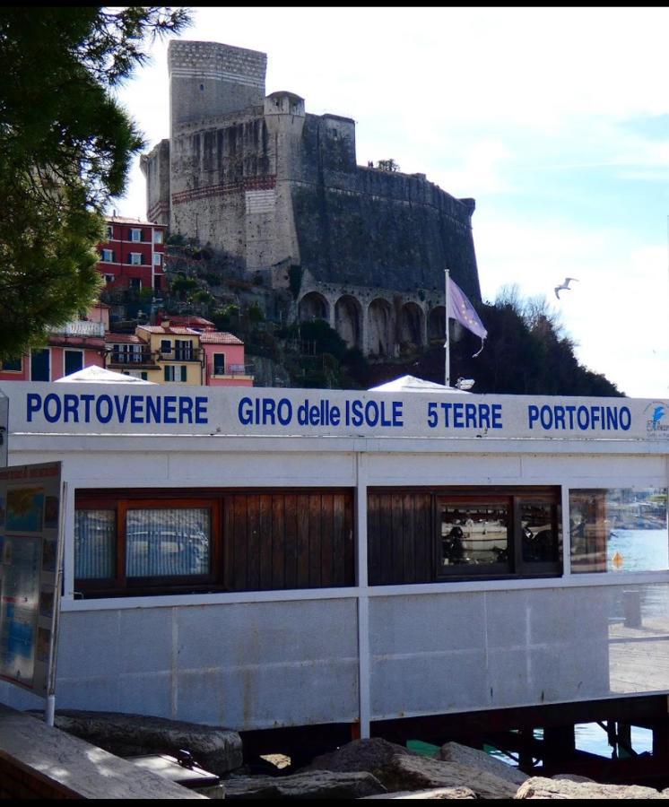 Affittacamere "In Piazzetta Da Vasco" ليريسي المظهر الخارجي الصورة